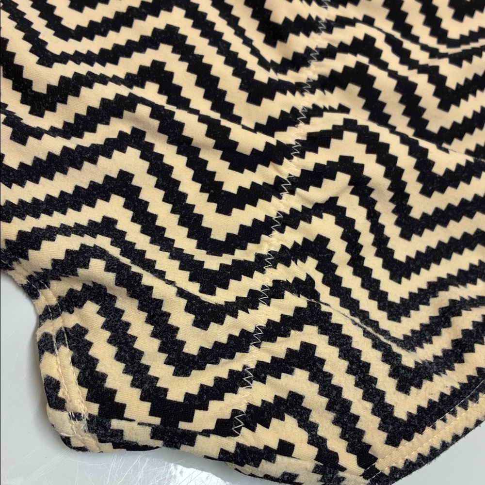 Xhilaration Black and Tan Zigzag Bikini‎ - Picture 5 of 5